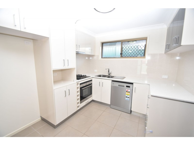 2/39 Gipps  Street, Drayton QLD 4350