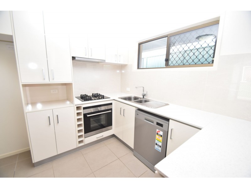 2/39 Gipps  Street, Drayton QLD 4350