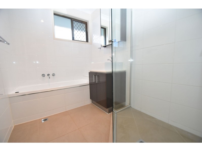 2/39 Gipps  Street, Drayton QLD 4350