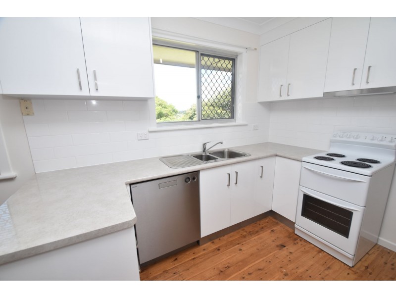 246 West Street, Kearneys Spring QLD 4350