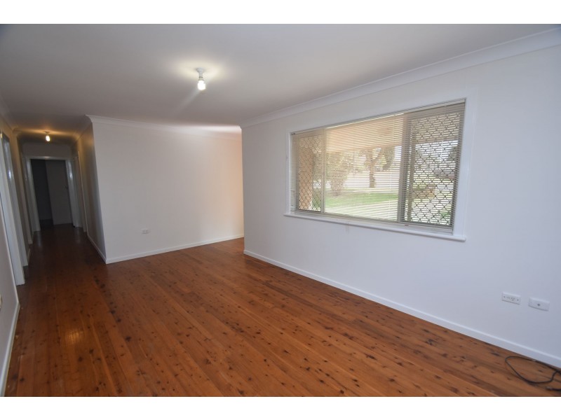 246 West Street, Kearneys Spring QLD 4350