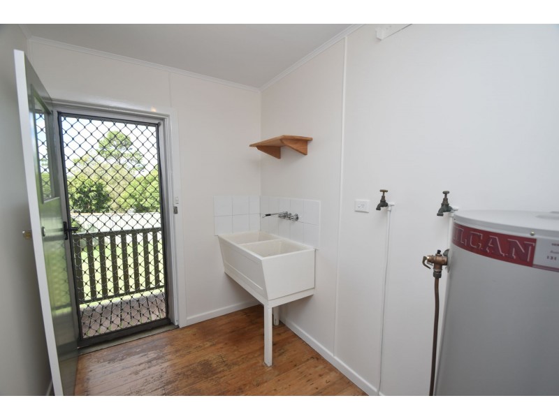 246 West Street, Kearneys Spring QLD 4350