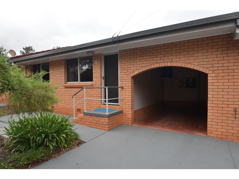 2/14 Healy Street, South Toowoomba QLD 4350