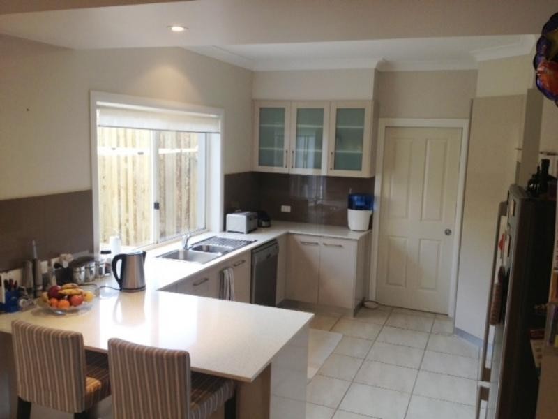 2/2A Garde St, Centenary Heights QLD 4350