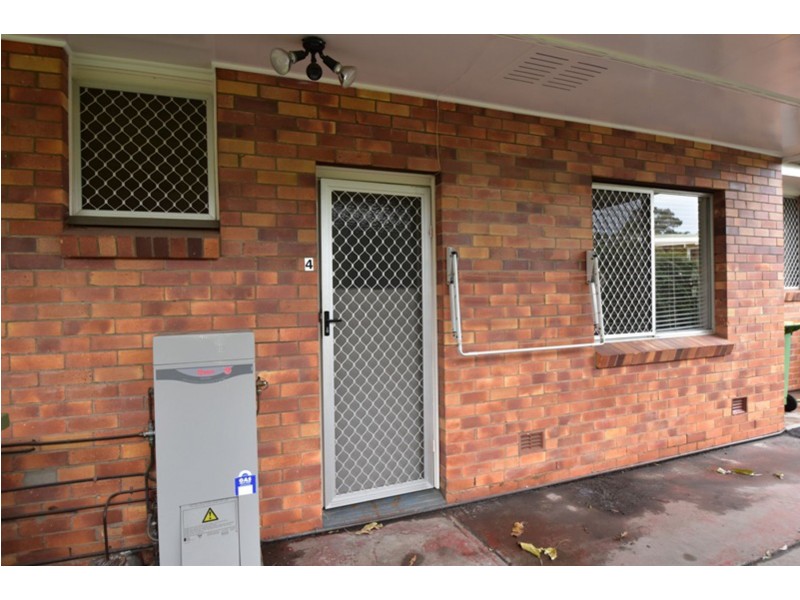 4/122a Russell  Street, Toowoomba City QLD 4350