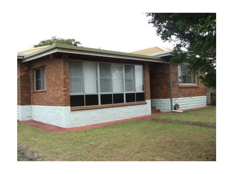54 Flinders Street, Centenary Heights QLD 4350