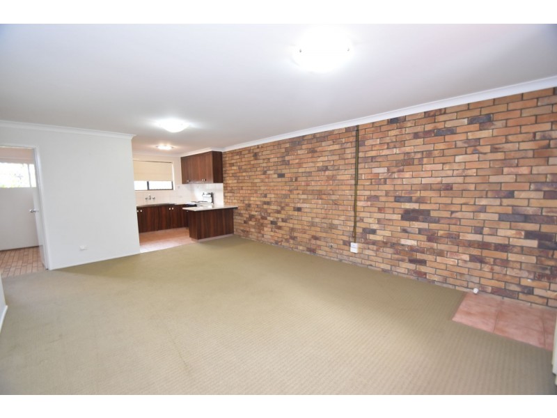 2/39 Crotty Street, Centenary Heights QLD 4350
