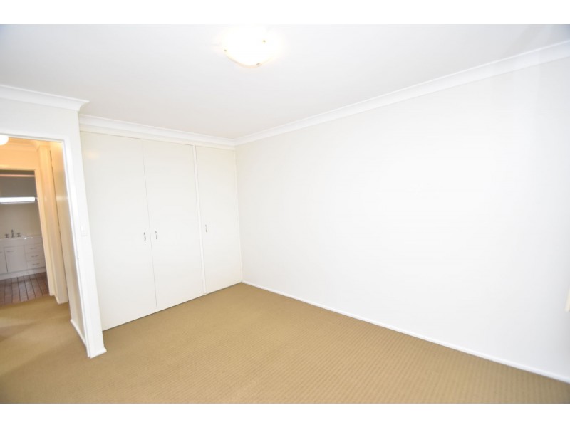 2/39 Crotty Street, Centenary Heights QLD 4350