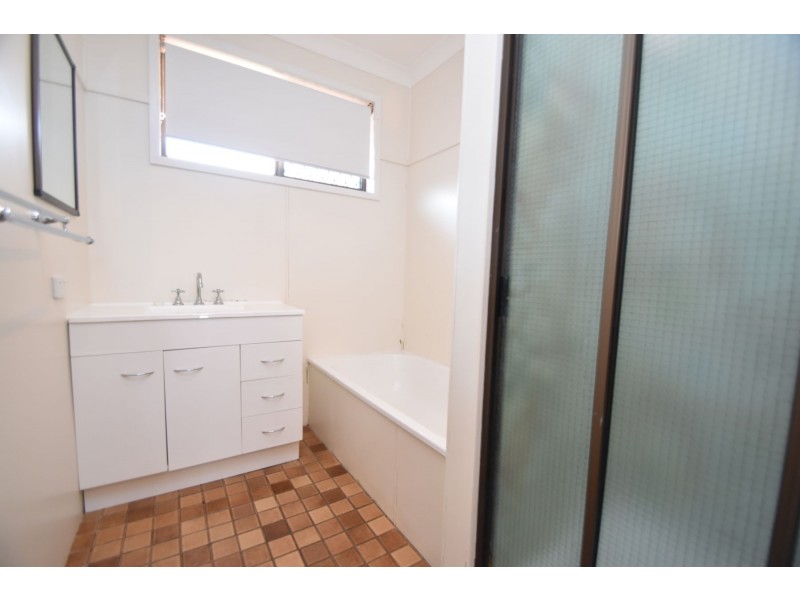 2/39 Crotty Street, Centenary Heights QLD 4350