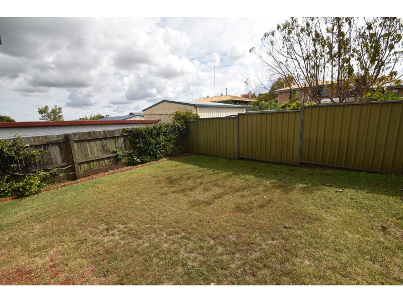 2/39 Crotty Street, Centenary Heights QLD 4350