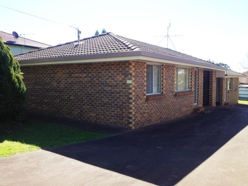 1/215 Bridge Street, North Toowoomba QLD 4350