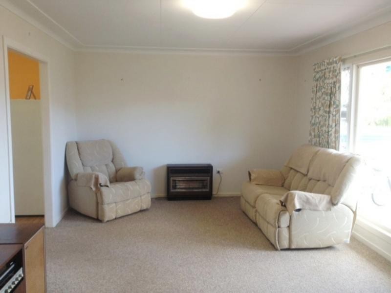 11 McNamara St, Centenary Heights QLD 4350