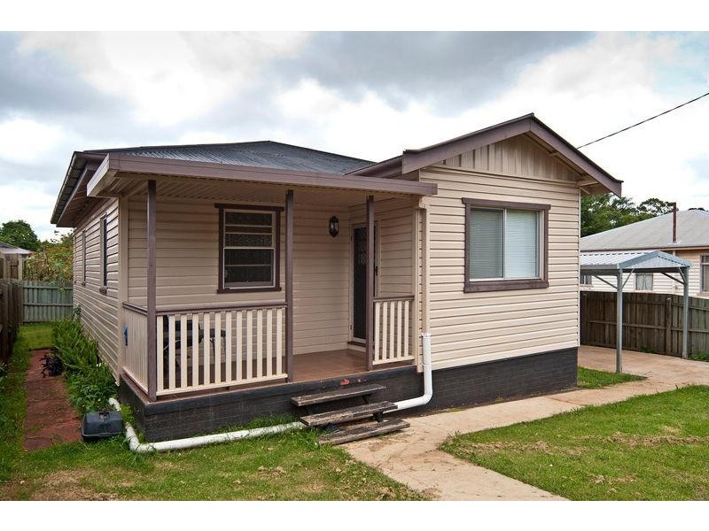 82 Long Street, Rangeville QLD 4350