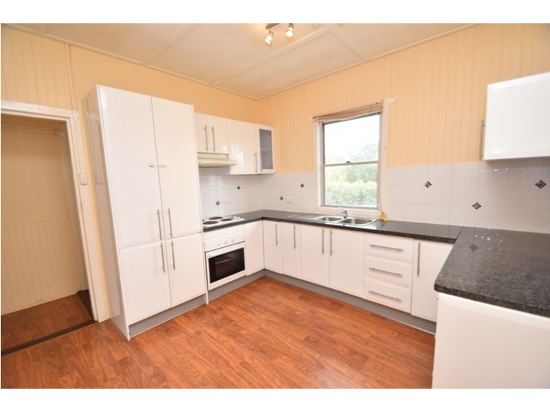 82 Long Street, Rangeville QLD 4350