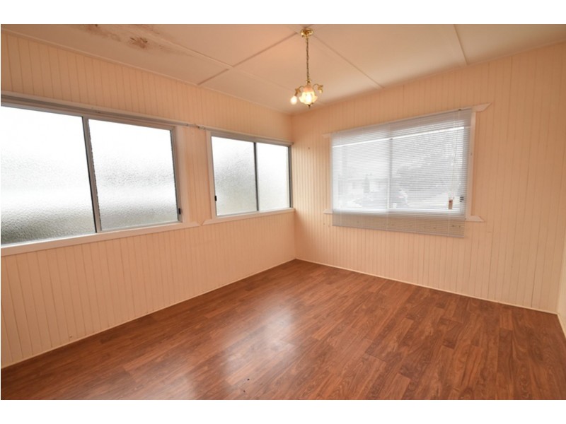 82 Long Street, Rangeville QLD 4350