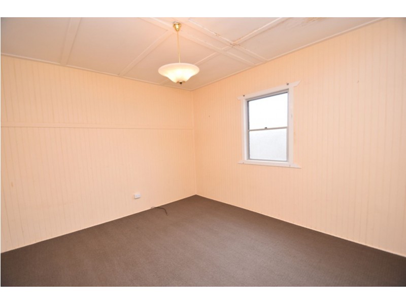 82 Long Street, Rangeville QLD 4350