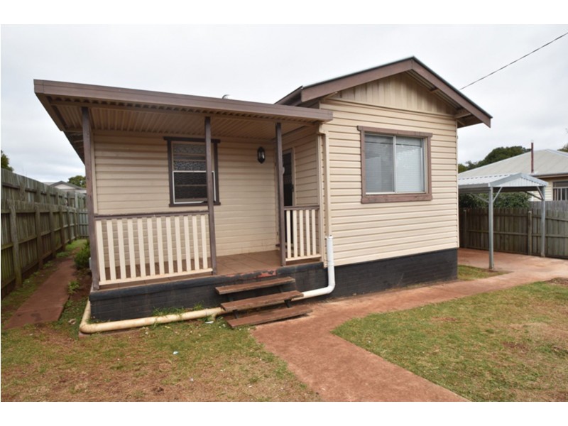 82 Long Street, Rangeville QLD 4350