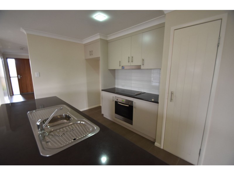 9 Clive Street, Oakey QLD 4401