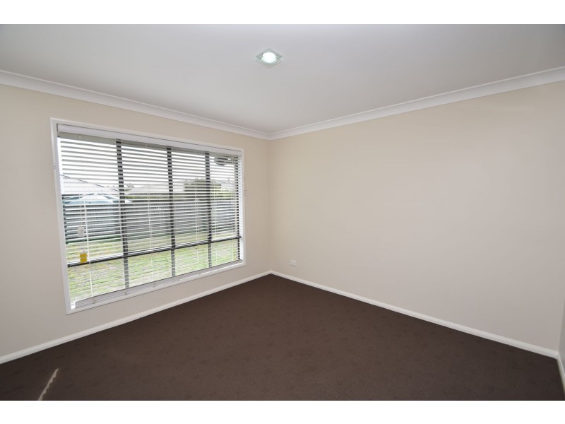 9 Clive Street, Oakey QLD 4401