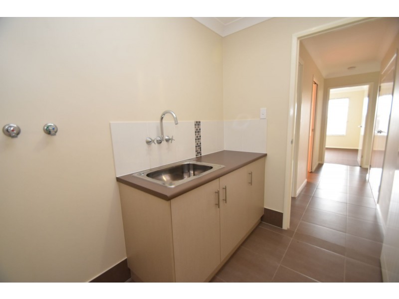 9 Clive Street, Oakey QLD 4401