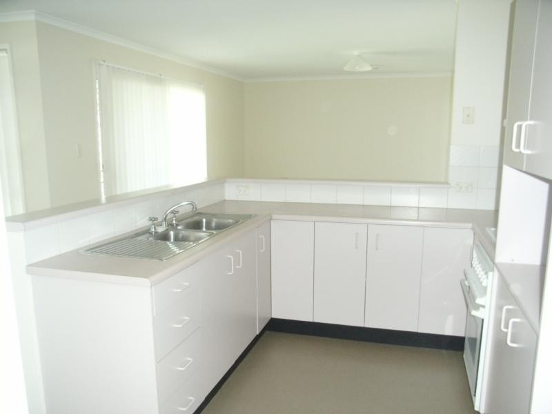 17 Navajo St, Wilsonton QLD 4350