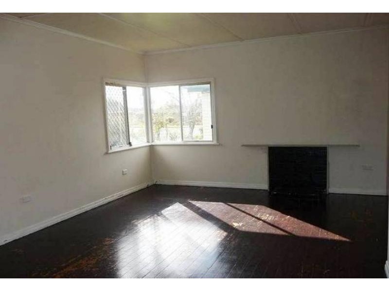 110 Drayton Rd, Harristown QLD 4350