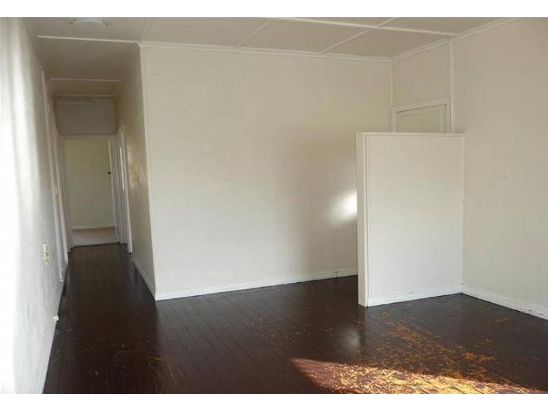 110 Drayton Rd, Harristown QLD 4350