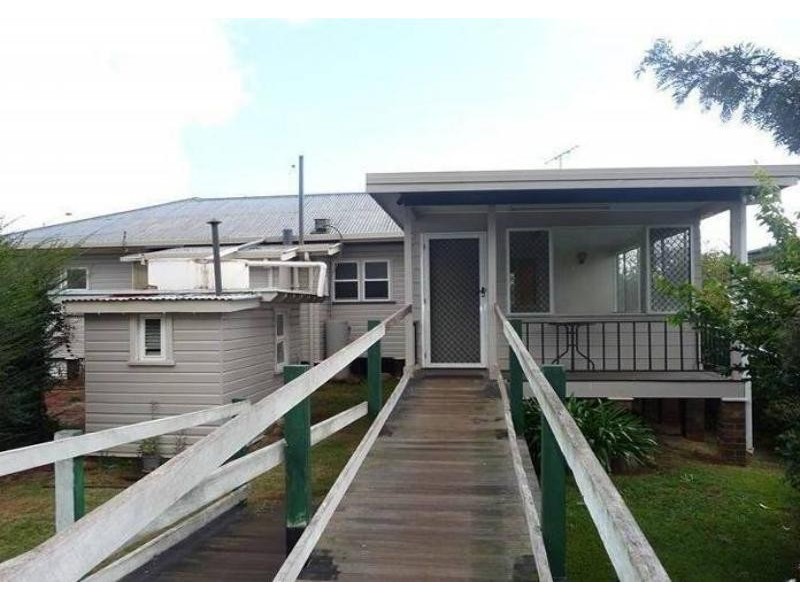 110 Drayton Rd, Harristown QLD 4350