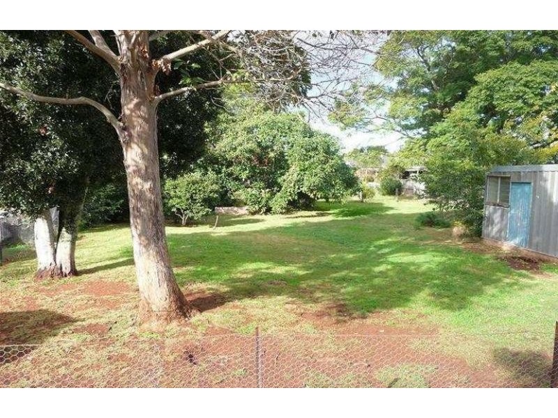 110 Drayton Rd, Harristown QLD 4350