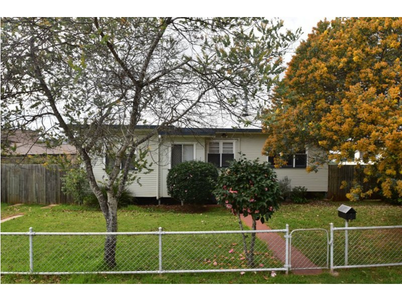 4 Short Street, South Toowoomba QLD 4350