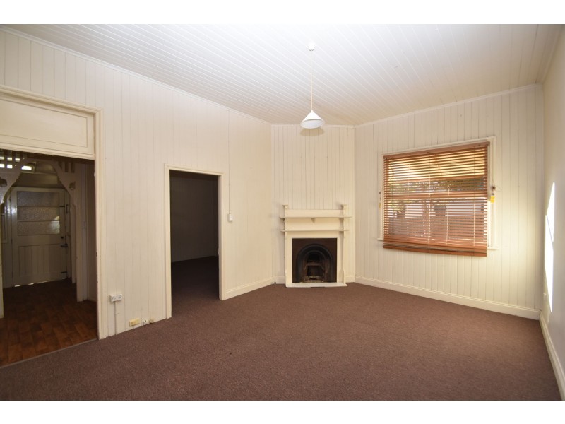 261 Hume Street, South Toowoomba QLD 4350