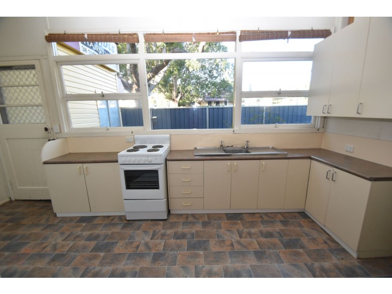 261 Hume Street, South Toowoomba QLD 4350