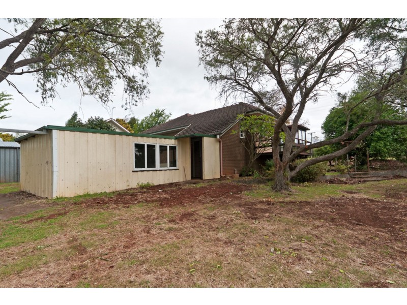 8 Ramsay St, South Toowoomba QLD 4350