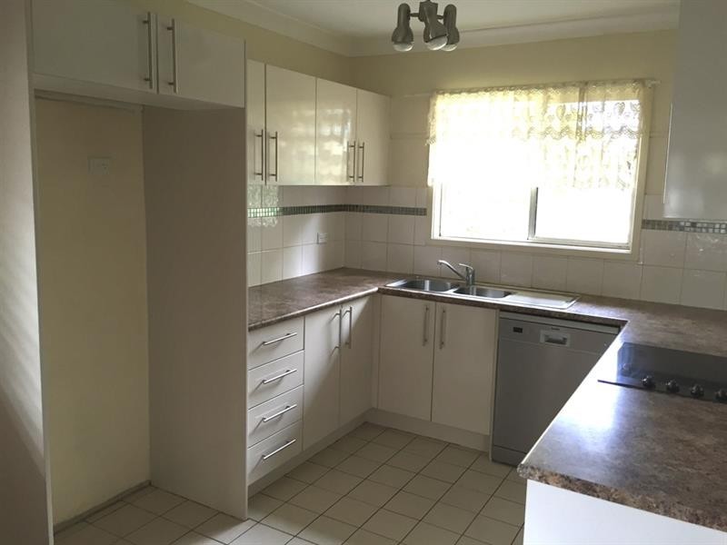 38 Weetwood  St, Newtown QLD 4350