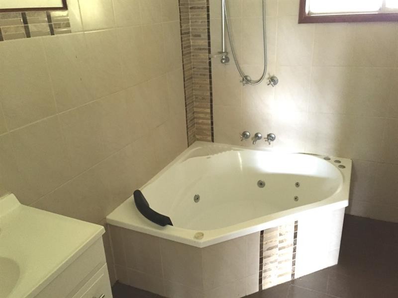 38 Weetwood  St, Newtown QLD 4350