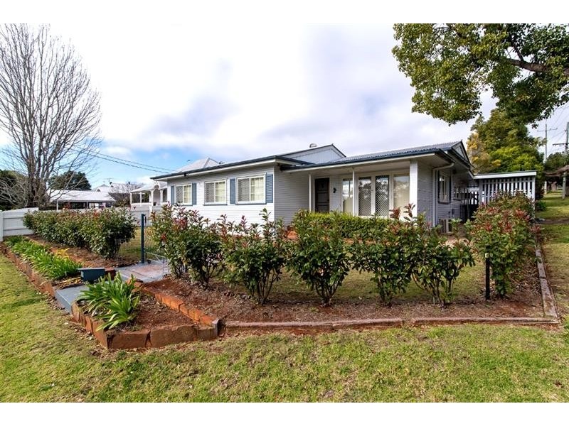 38 Seaton St, South Toowoomba QLD 4350