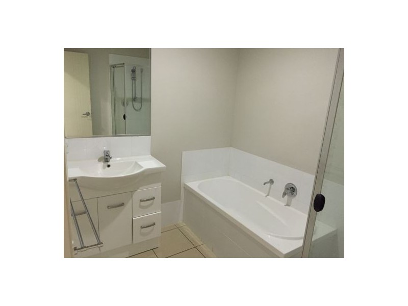 3/116-118 Taylor St, Newtown QLD 4350