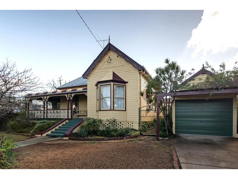 105 Jellicoe St, North Toowoomba QLD 4350
