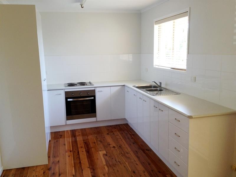 6 Diosma St, Centenary Heights QLD 4350