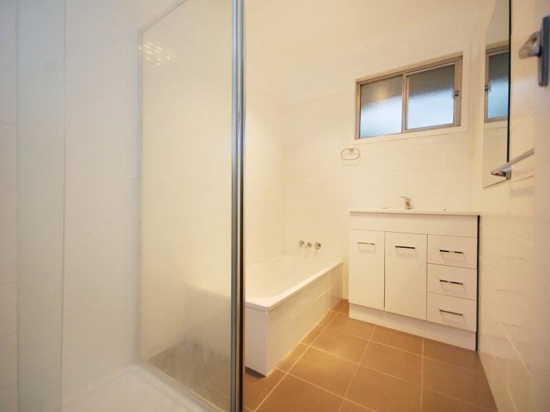 6 Diosma St, Centenary Heights QLD 4350