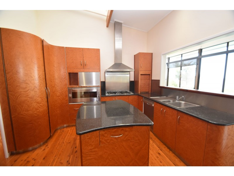 13 Murphy’s Creek Road, Blue Mountain Heights QLD 4350