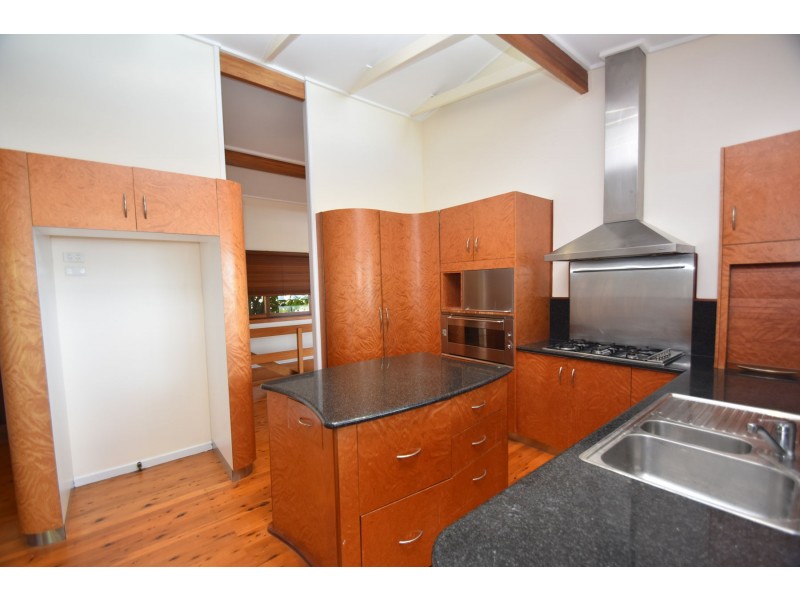 13 Murphy’s Creek Road, Blue Mountain Heights QLD 4350