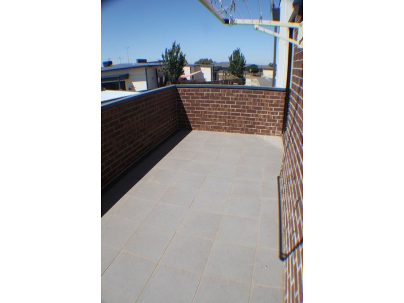 34/9 Petrea Place, Melton VIC 3337