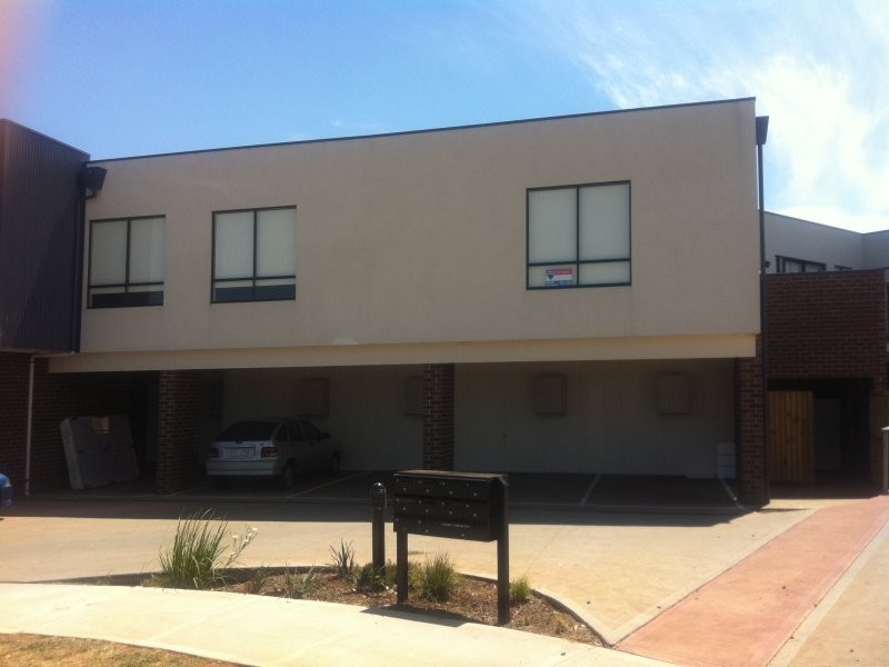34/9 Petrea Court, Melton West VIC 3337