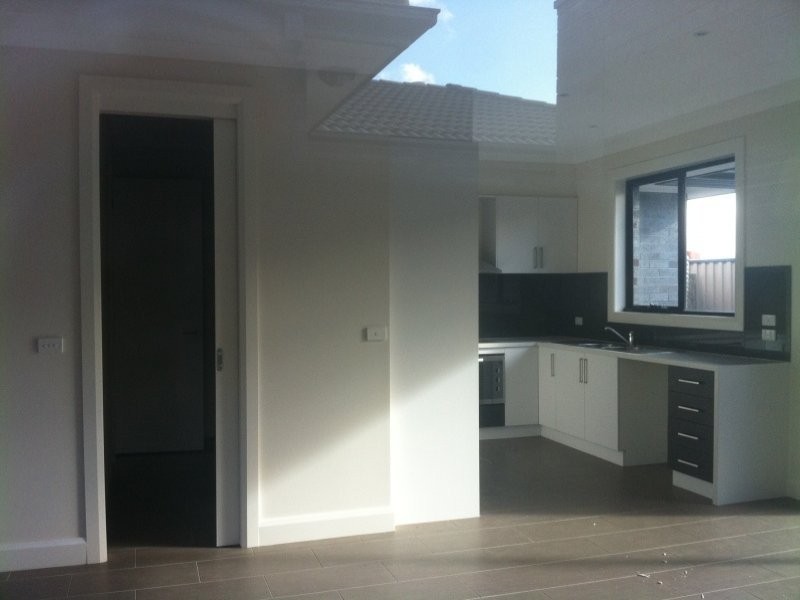 2/7 Thomas Street, St Albans VIC 3021