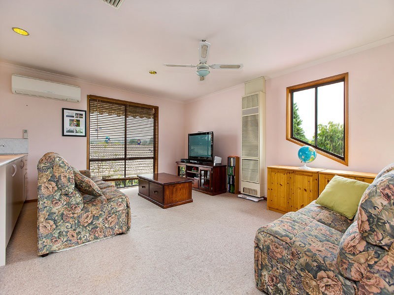 15 Fernlea Avenue, Rowville VIC 3178