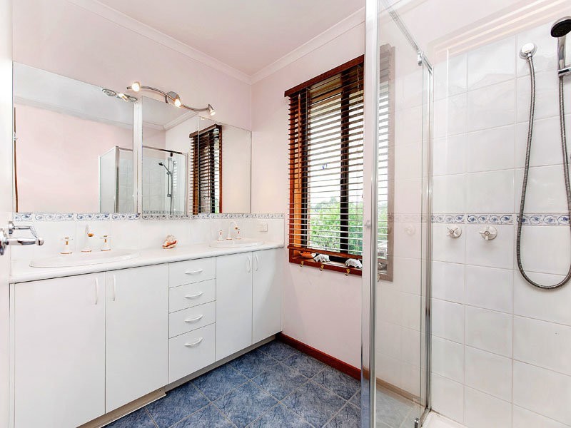15 Fernlea Avenue, Rowville VIC 3178