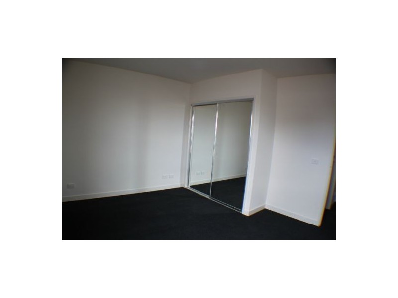 4 Greenham Place, Footscray VIC 3011