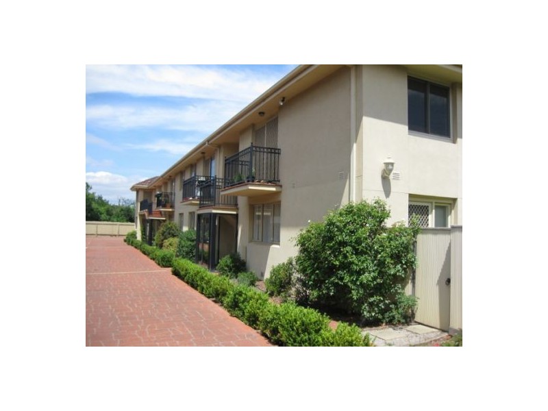 4/5 Gordon Street, Footscray VIC 3011