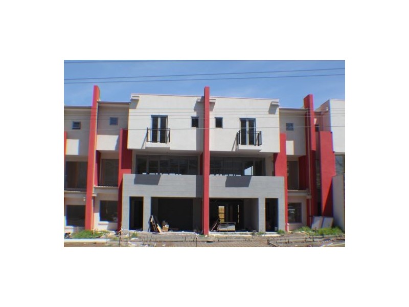 2/31-33 Cowper Street, Footscray VIC 3011